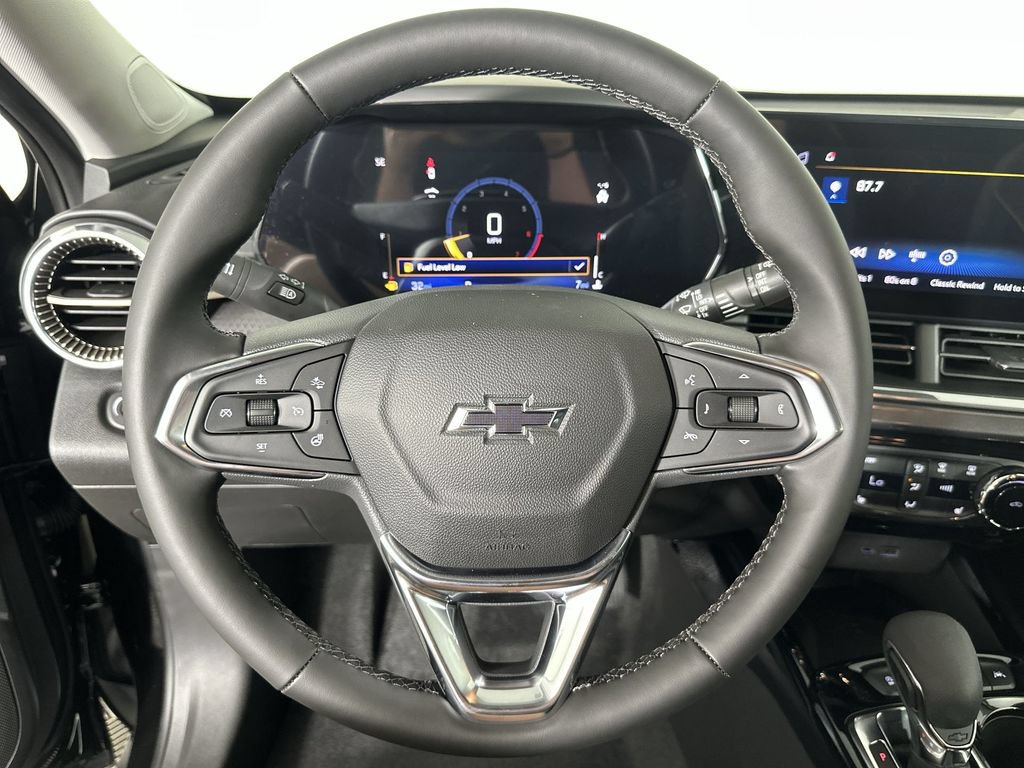 New 2026 Chevrolet Trax ACTIV w/ Sunroof Package FWD image 12