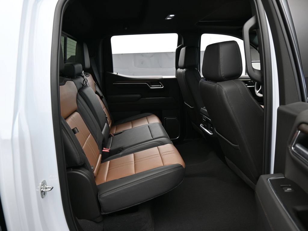 Used 2026 Chevrolet Silverado 1500 High Country w/ Technology Package AWD/4WD image 50