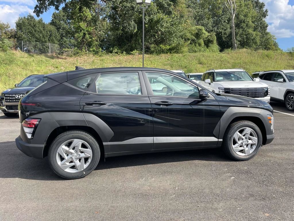 New 2026 Hyundai Kona SE FWD image 2
