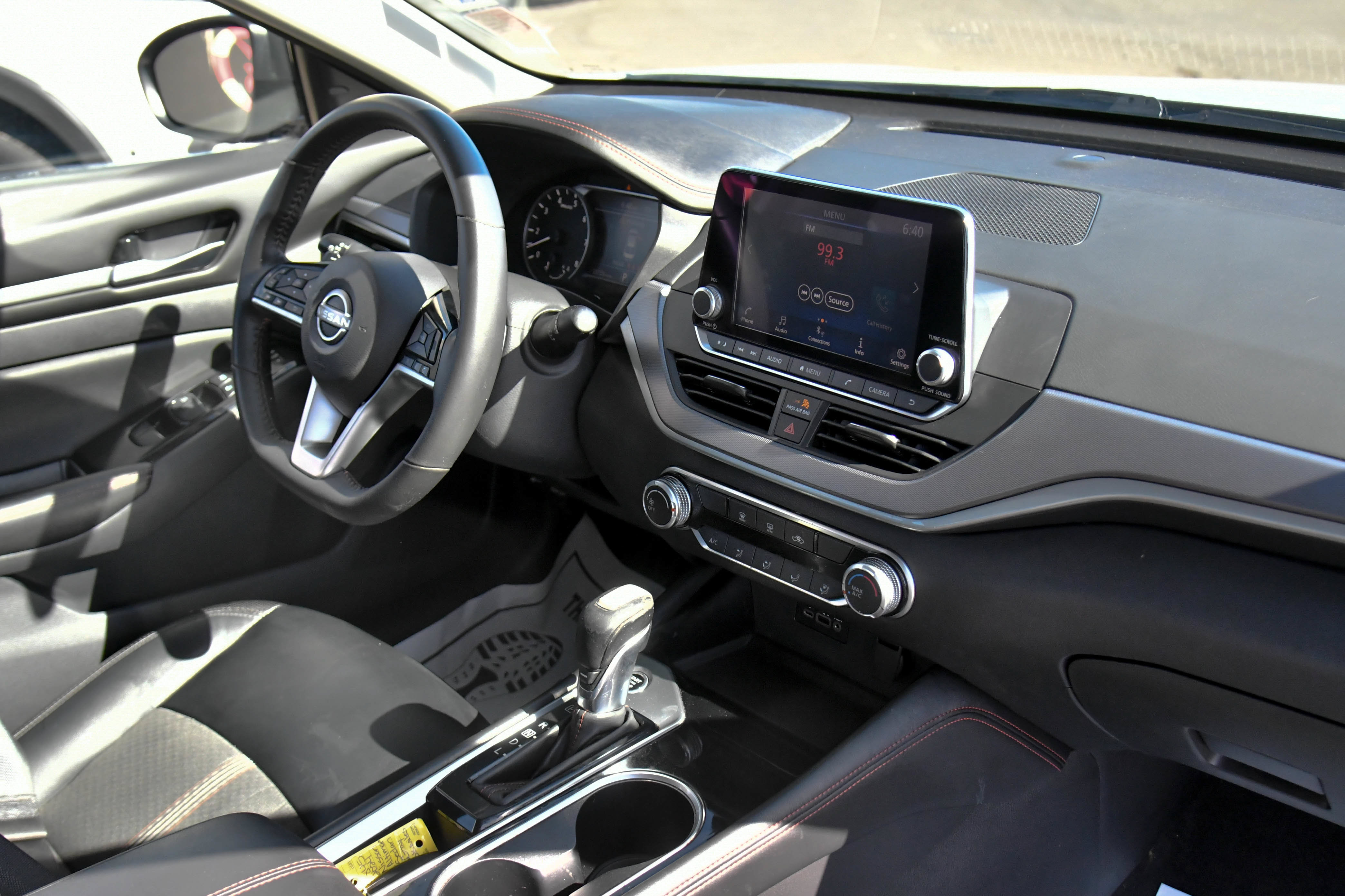 Used 2024 Nissan Altima 2.5 SR FWD image 39