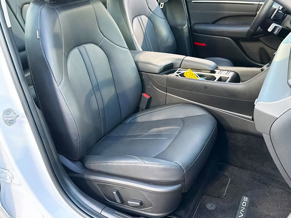 Used 2025 Hyundai Sonata Limited image 21