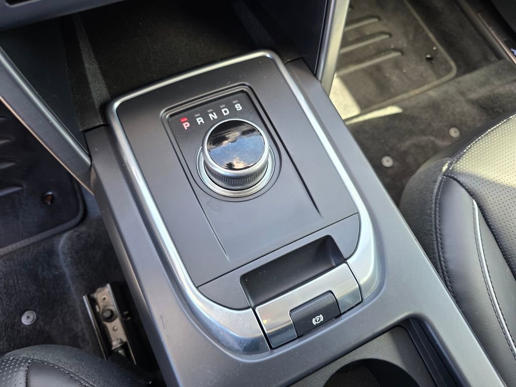 Used 2018 Land Rover Discovery Sport HSE Luxury image 24