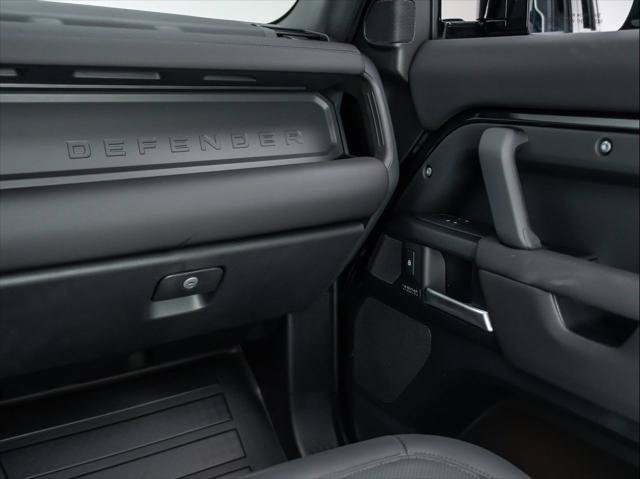 New 2026 Land Rover Defender 110 X-Dynamic SE AWD/4WD image 29