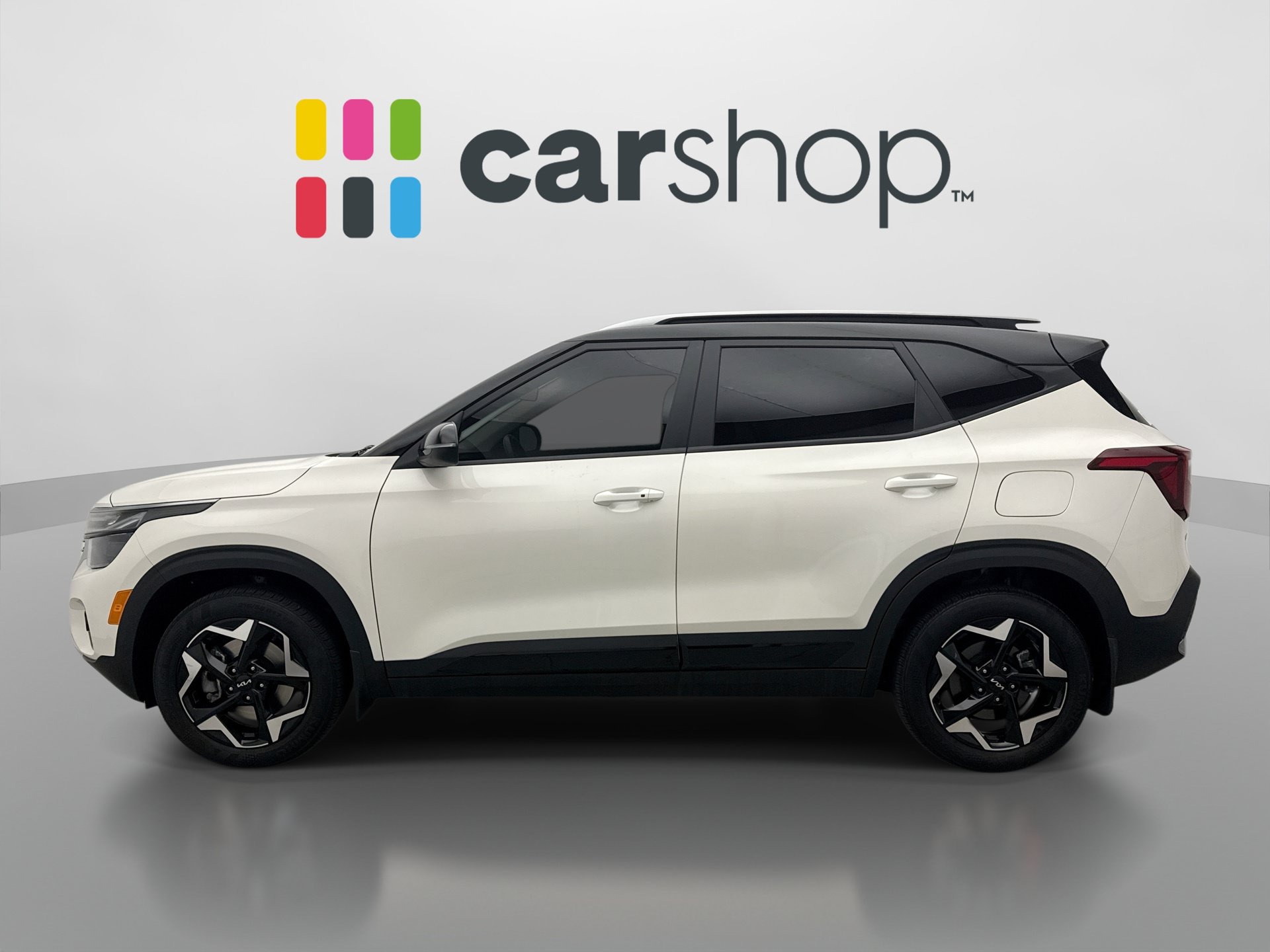 Used 2025 Kia Seltos S AWD/4WD image 2
