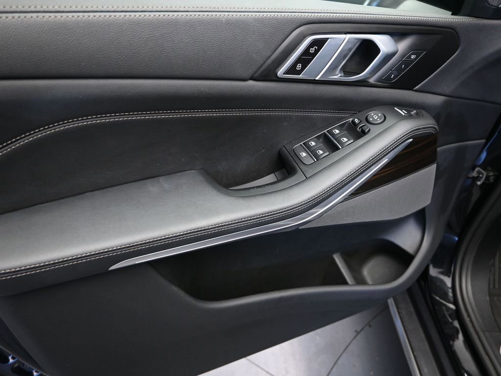 Certified 2023 BMW X5 xDrive40i w/ Premium Package image 11