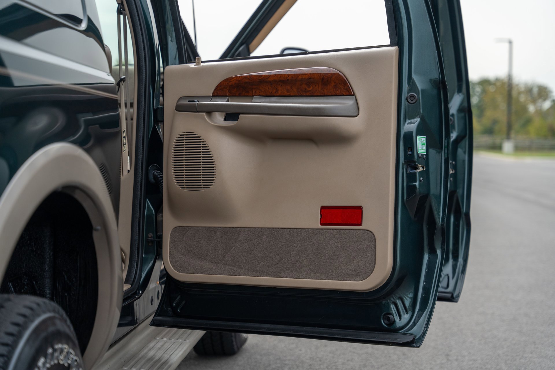 Used 2002 Ford Excursion Limited image 31