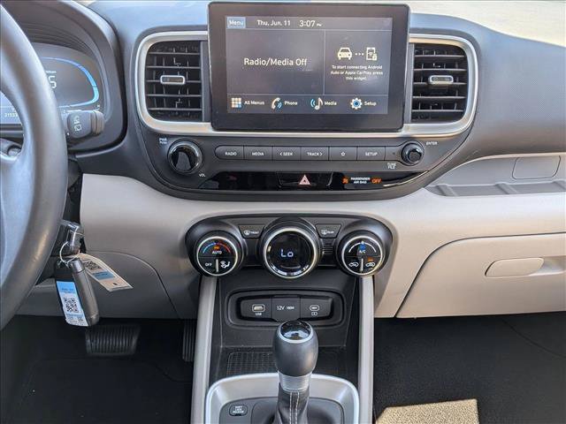 Used 2023 Hyundai Venue SEL FWD image 14