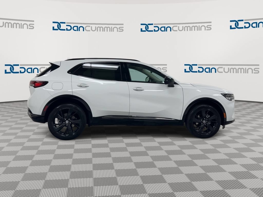 Used 2022 Buick Envision Essence w/ Sport Touring Package FWD image 9