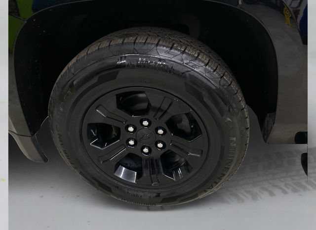 Used 2019 Chevrolet Tahoe LS w/ Enhanced Driver Alert Package AWD/4WD image 18