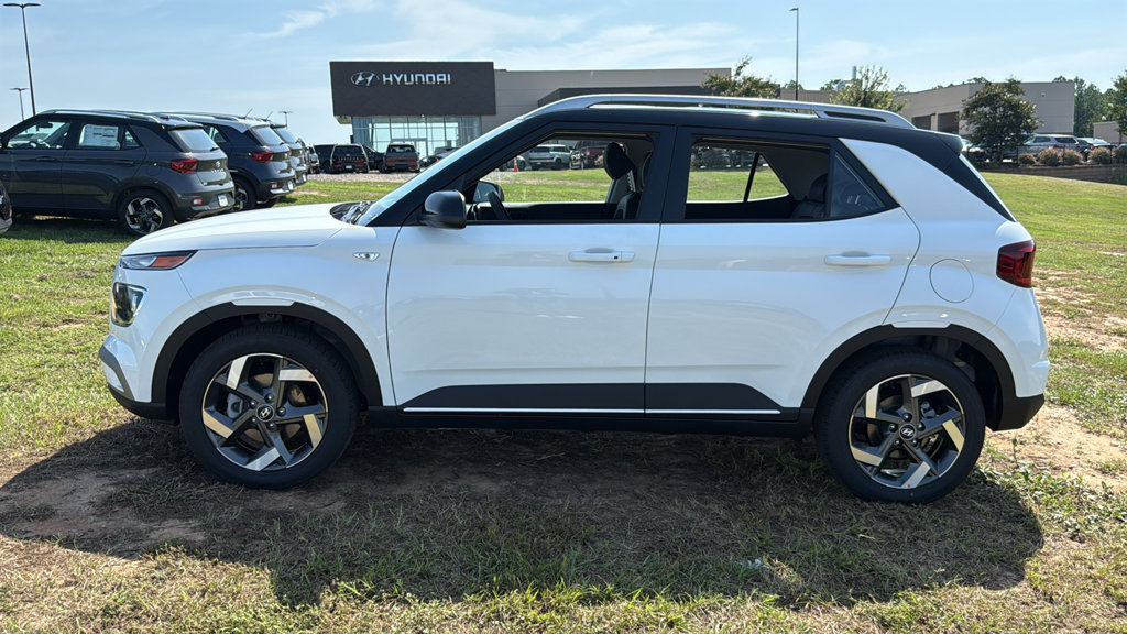 New 2026 Hyundai Venue SEL FWD image 4