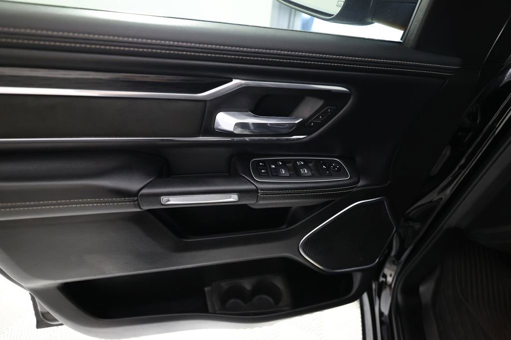 Used 2023 RAM 1500 Laramie AWD/4WD image 15