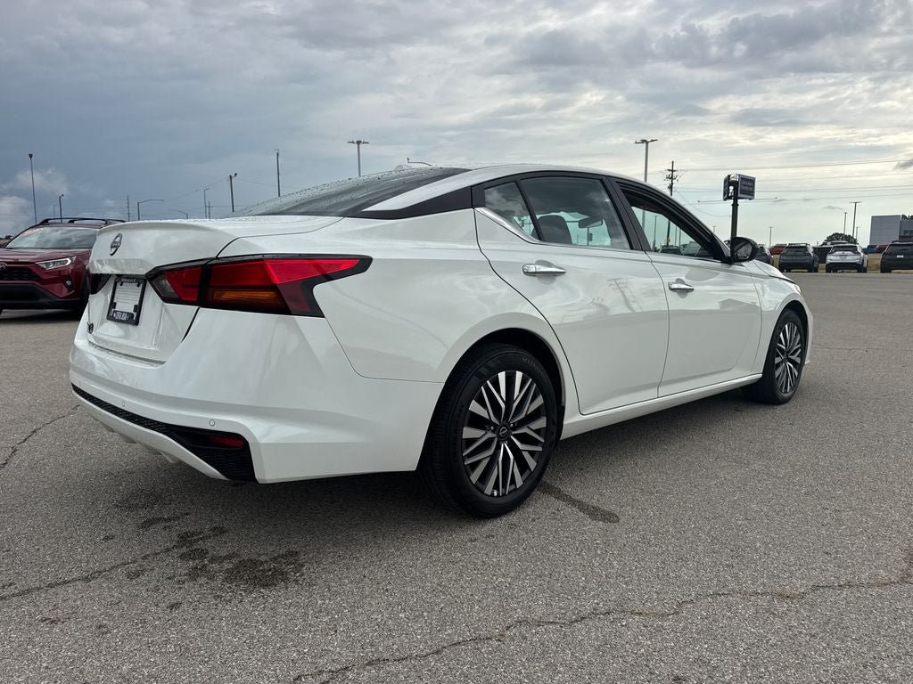 Used 2025 Nissan Altima 2.5 SV FWD image 6