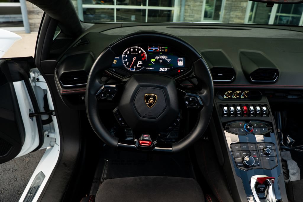 Used 2017 Lamborghini Huracan LP 610-4 AWD/4WD image 27