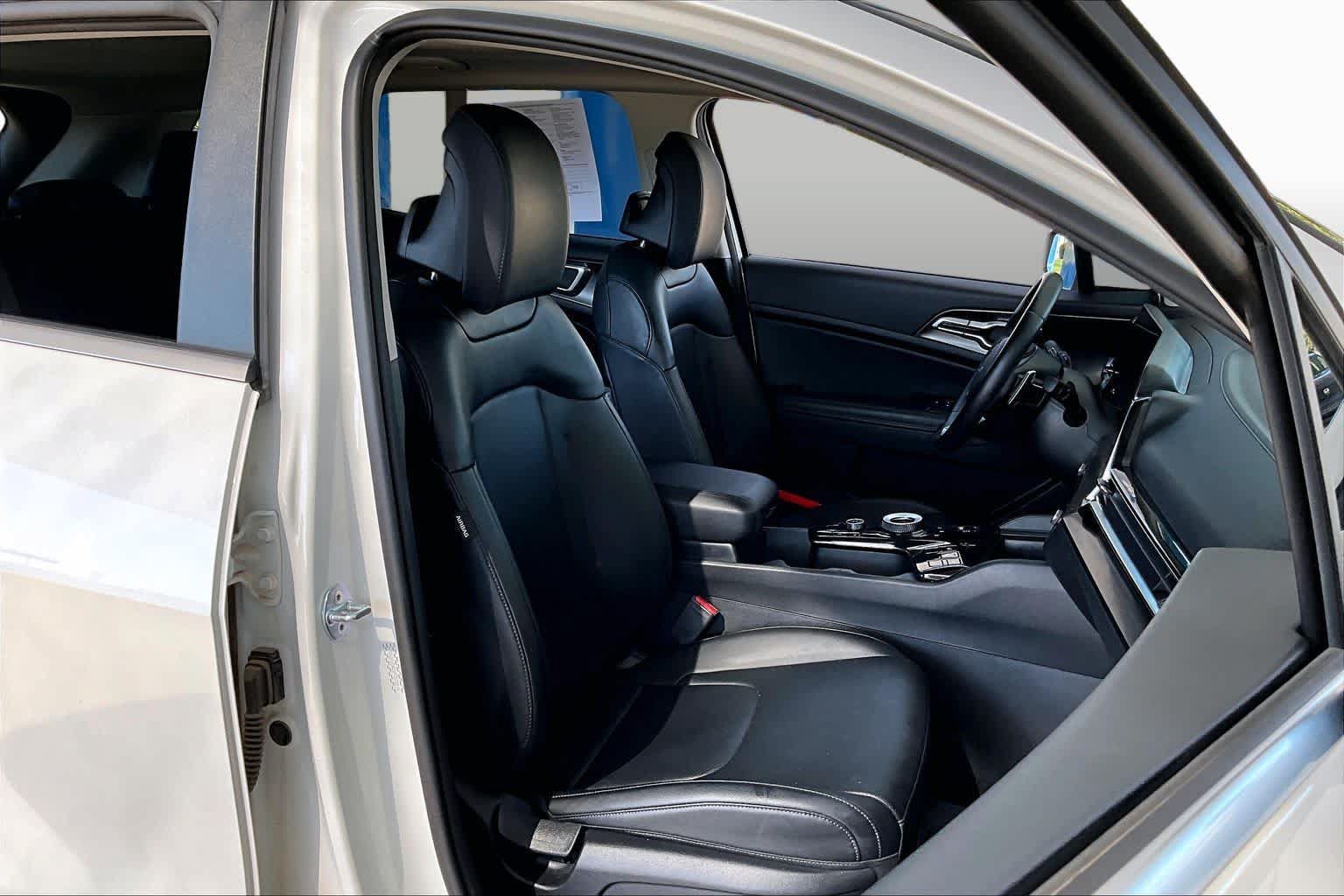 Used 2023 Kia Sportage EX w/ EX Premium Package AWD/4WD image 9