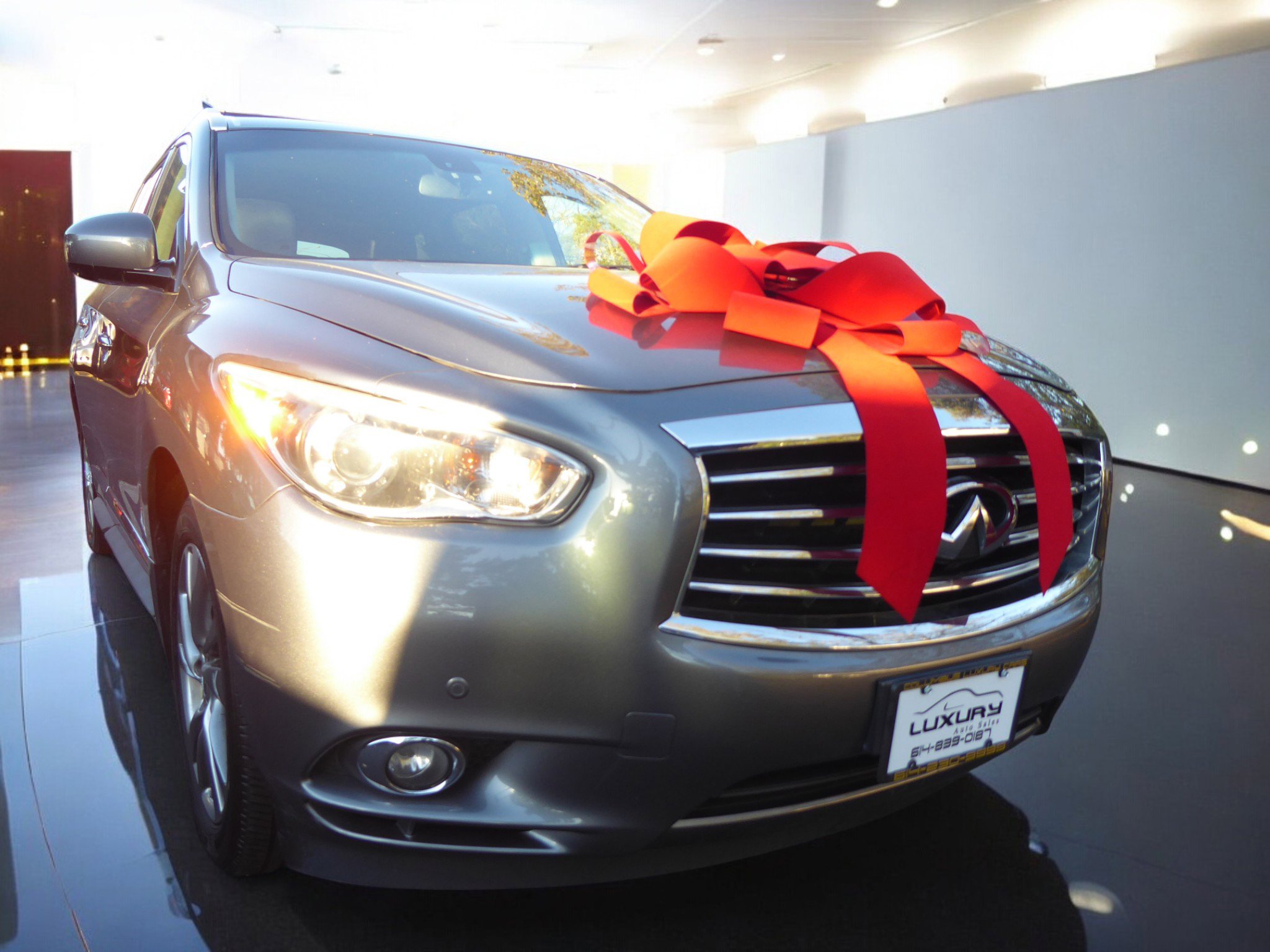 Used 2015 INFINITI QX60 AWD w/ Deluxe Touring Package image 3