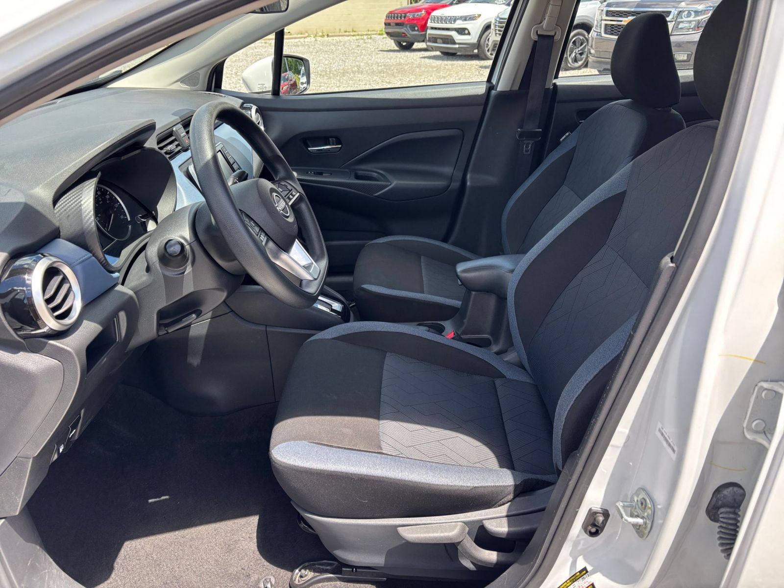 Used 2025 Nissan Versa SV FWD image 24