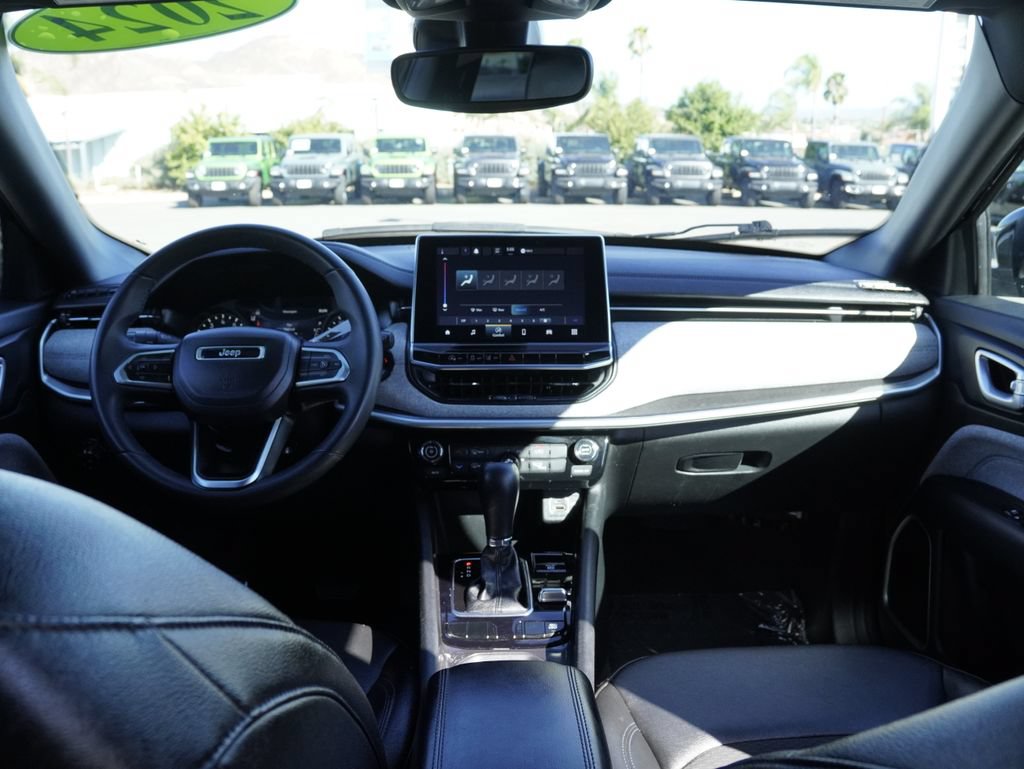 Certified 2024 Jeep Compass Latitude AWD/4WD image 28