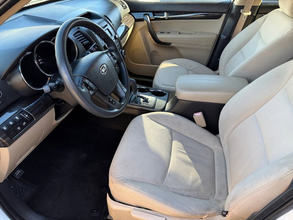 Used 2012 Kia Sorento LX w/ Convenience Pkg image 10