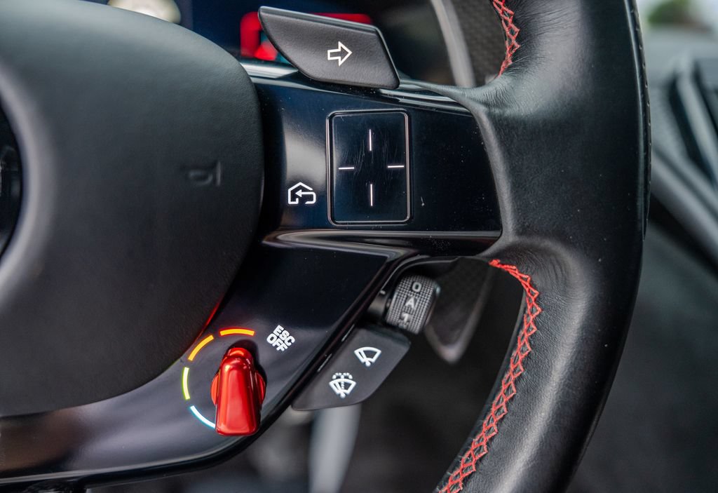 Used 2022 Ferrari Roma RWD image 7