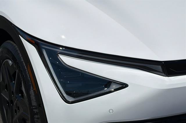 New 2026 Kia EV6 Wind RWD image 31