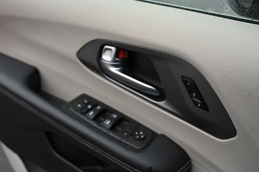 Used 2023 Chrysler Pacifica Touring-L FWD image 19