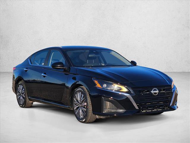 Used 2023 Nissan Altima 2.5 SV image 3