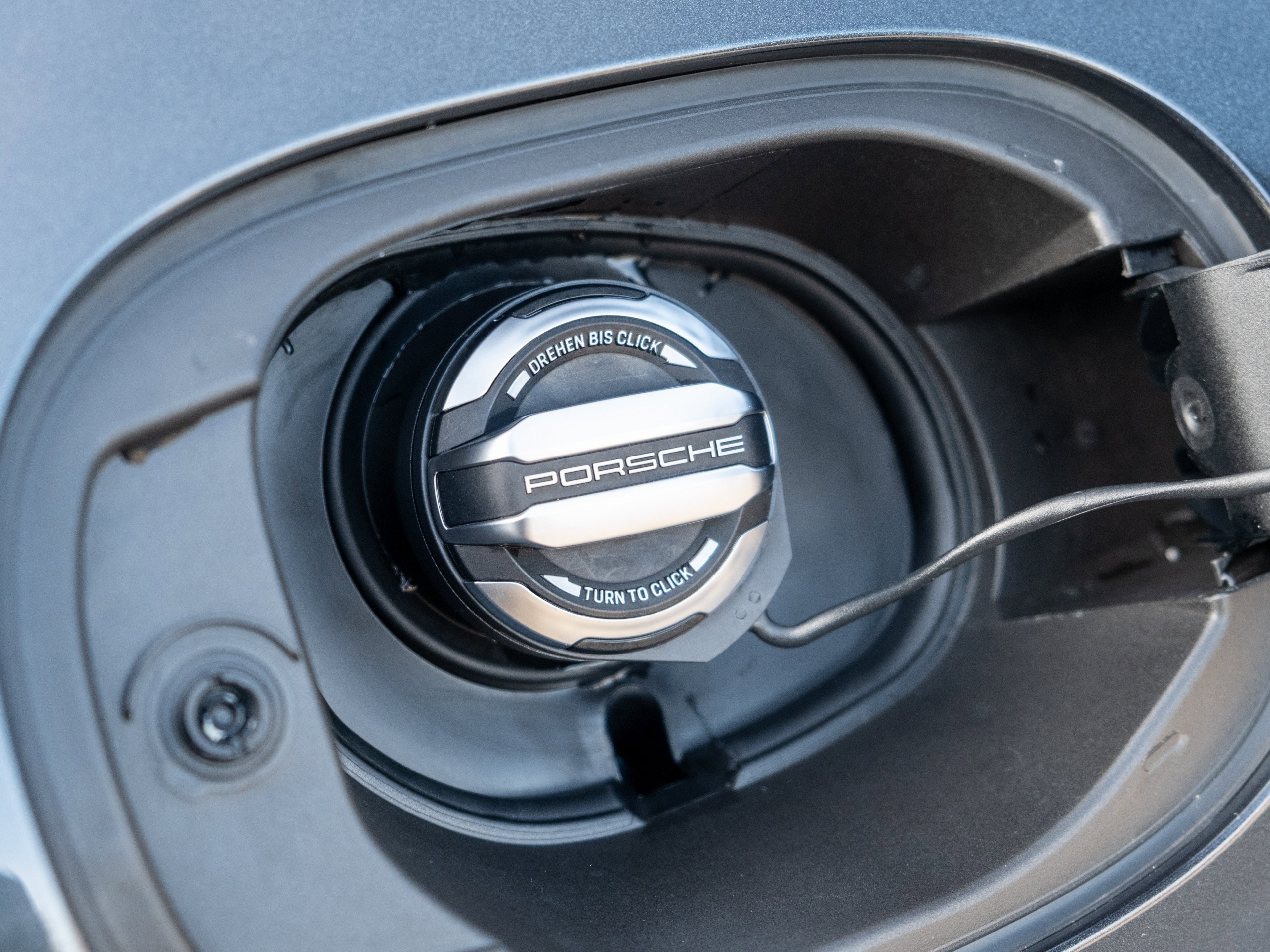 Certified 2025 Porsche Macan image 37