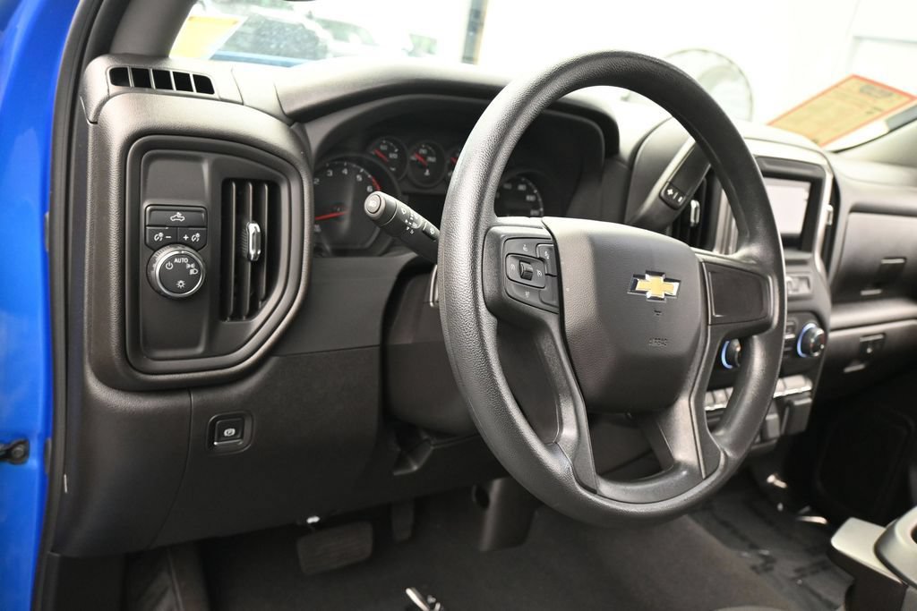 Used 2025 Chevrolet Silverado 1500 Custom w/ Turbomax Blackout Package RWD image 16