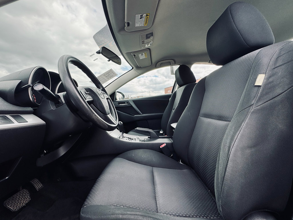 Used 2010 MAZDA MAZDA3 i Touring image 8