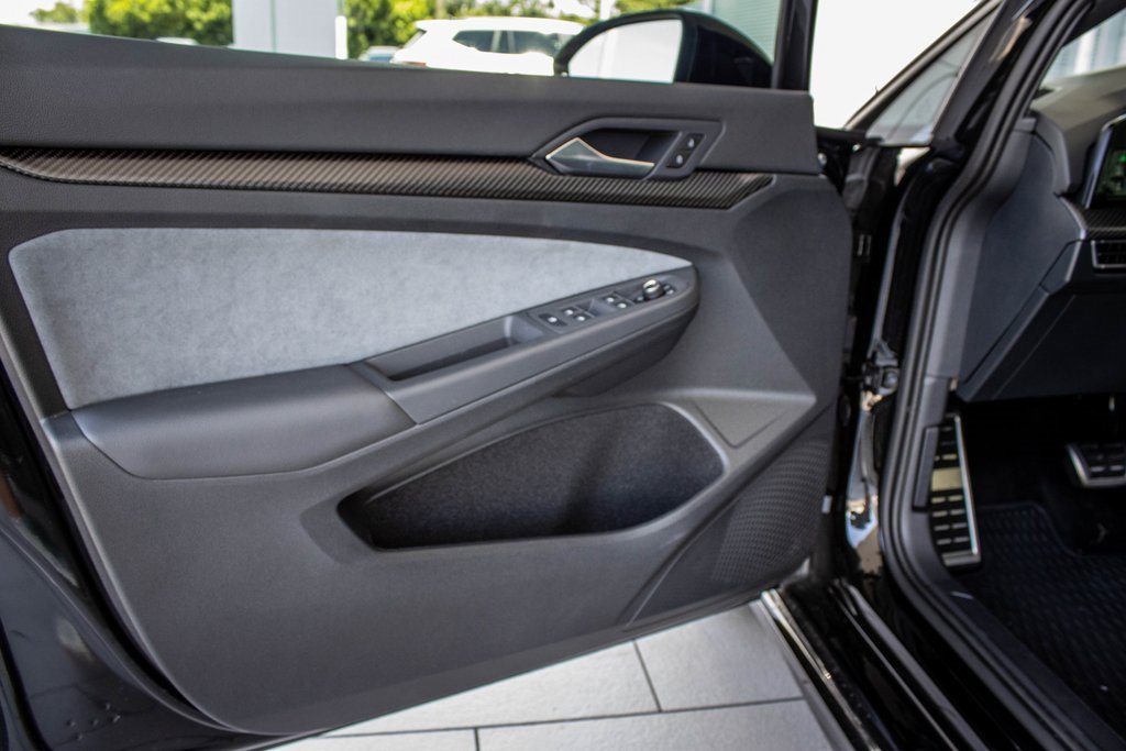 Used 2025 Volkswagen Golf R Black Edition image 26