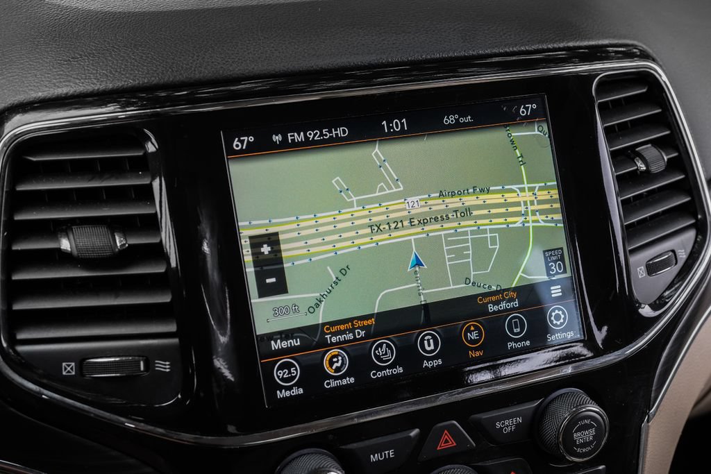 Used 2022 Jeep Grand Cherokee Limited w/ Tech Group RWD image 6