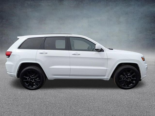 Used 2021 Jeep Grand Cherokee Laredo X image 3