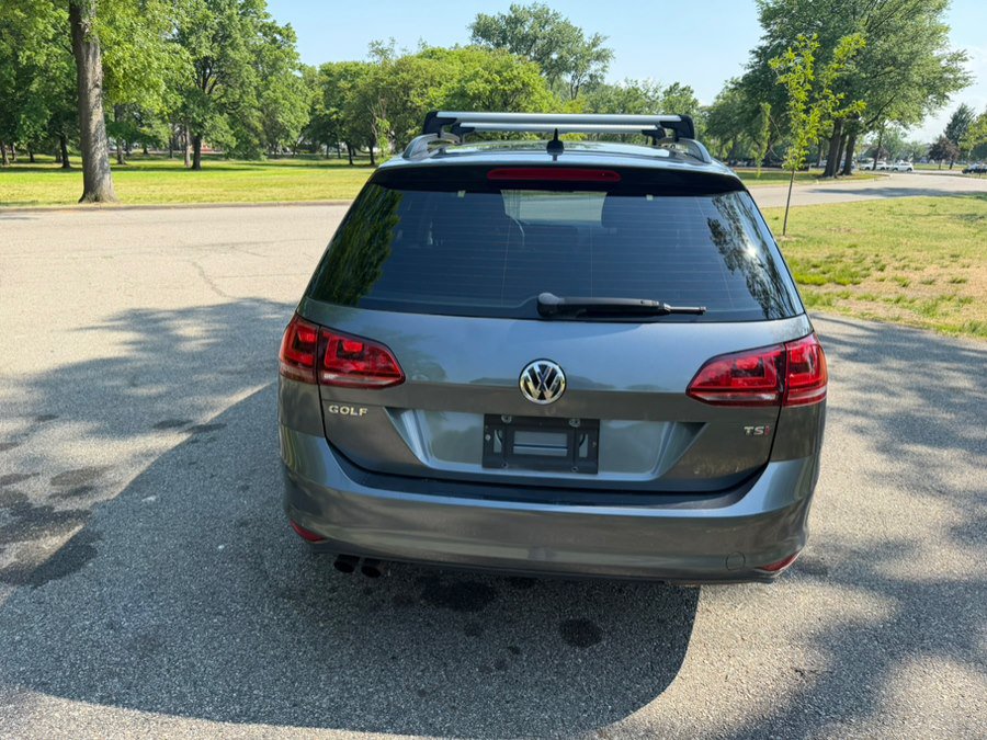 Used 2017 Volkswagen Golf S FWD image 4