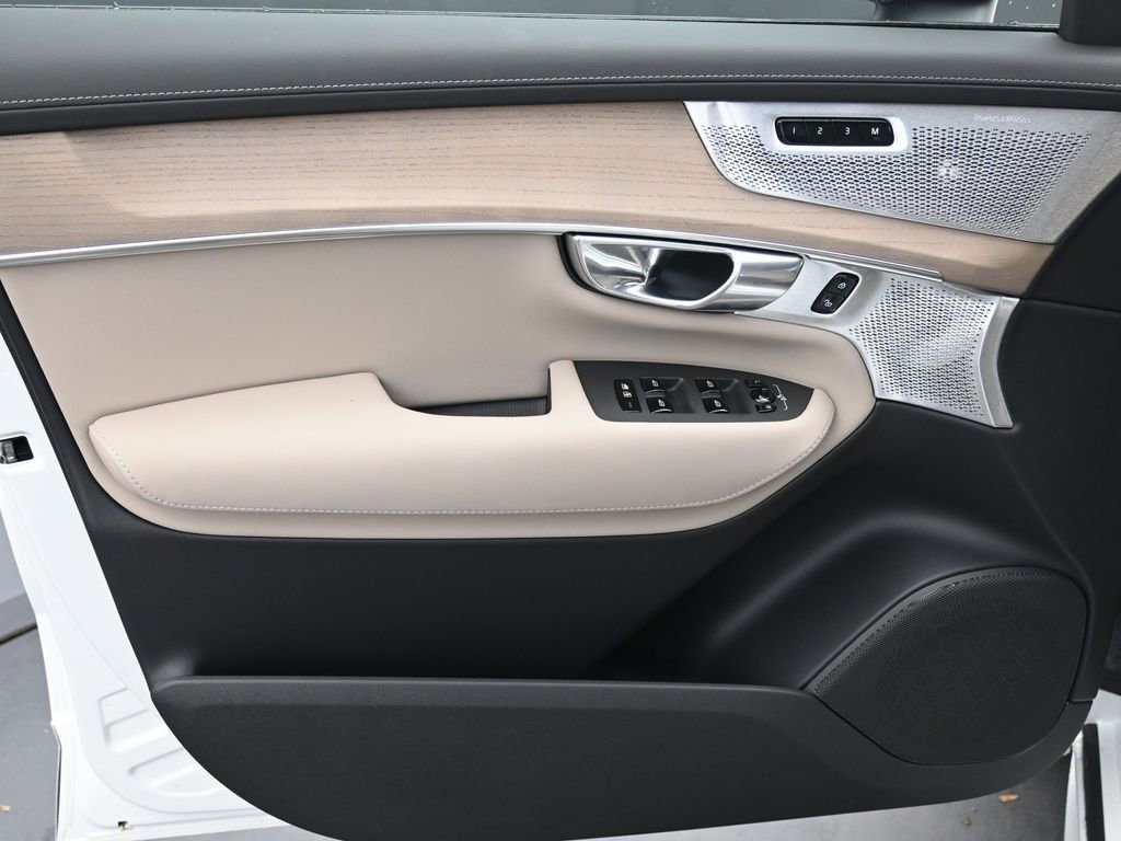 New 2026 Volvo XC90 B6 Ultra w/ Lounge Package image 5