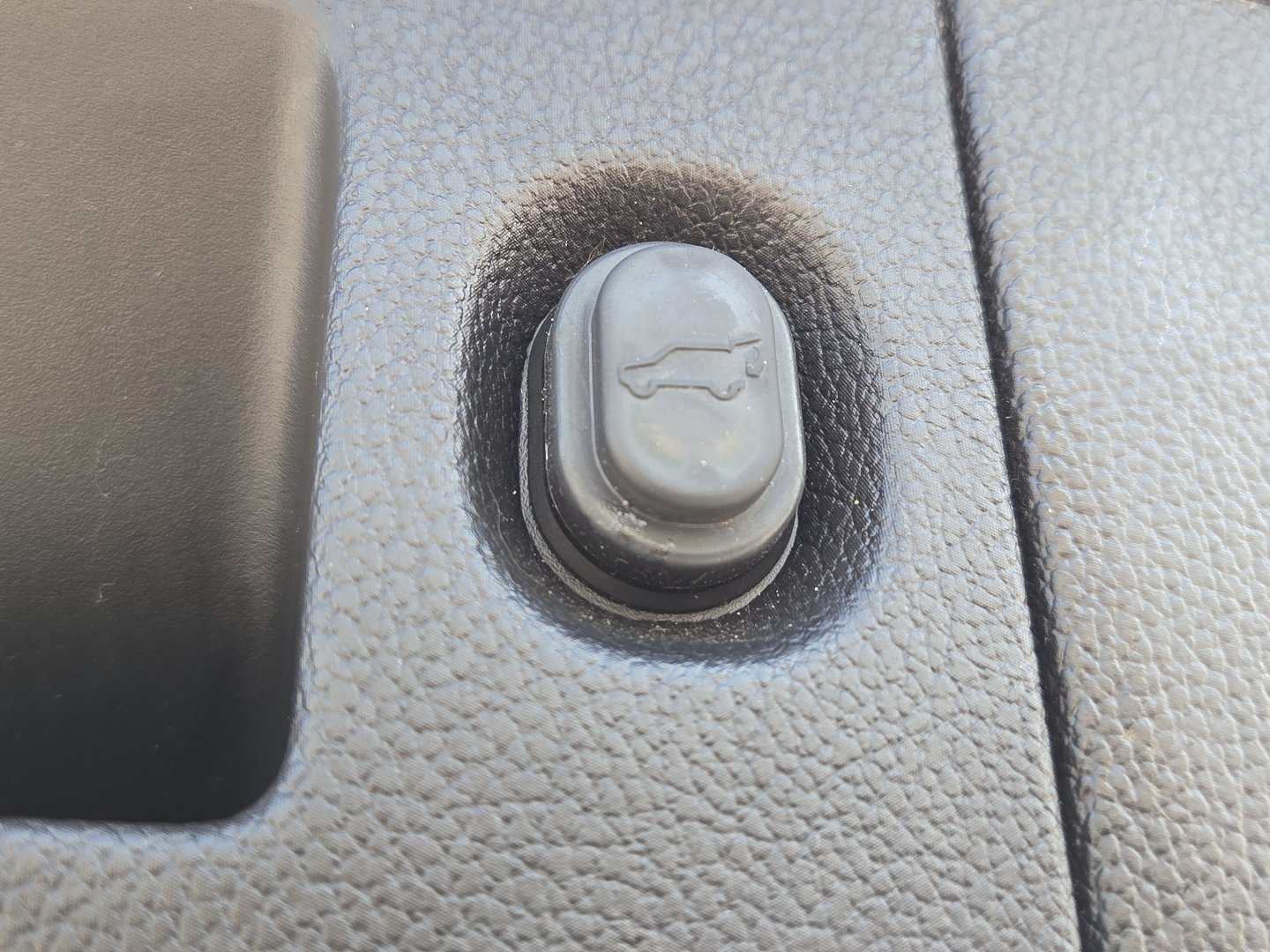 Used 2019 Chevrolet Tahoe Premier w/ Premier Plus Edition AWD/4WD image 23