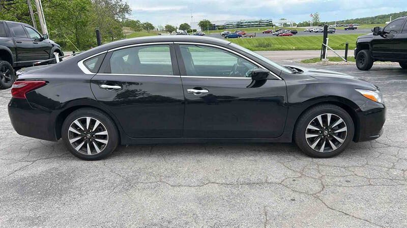 Used 2018 Nissan Altima 2.5 SV FWD image 1