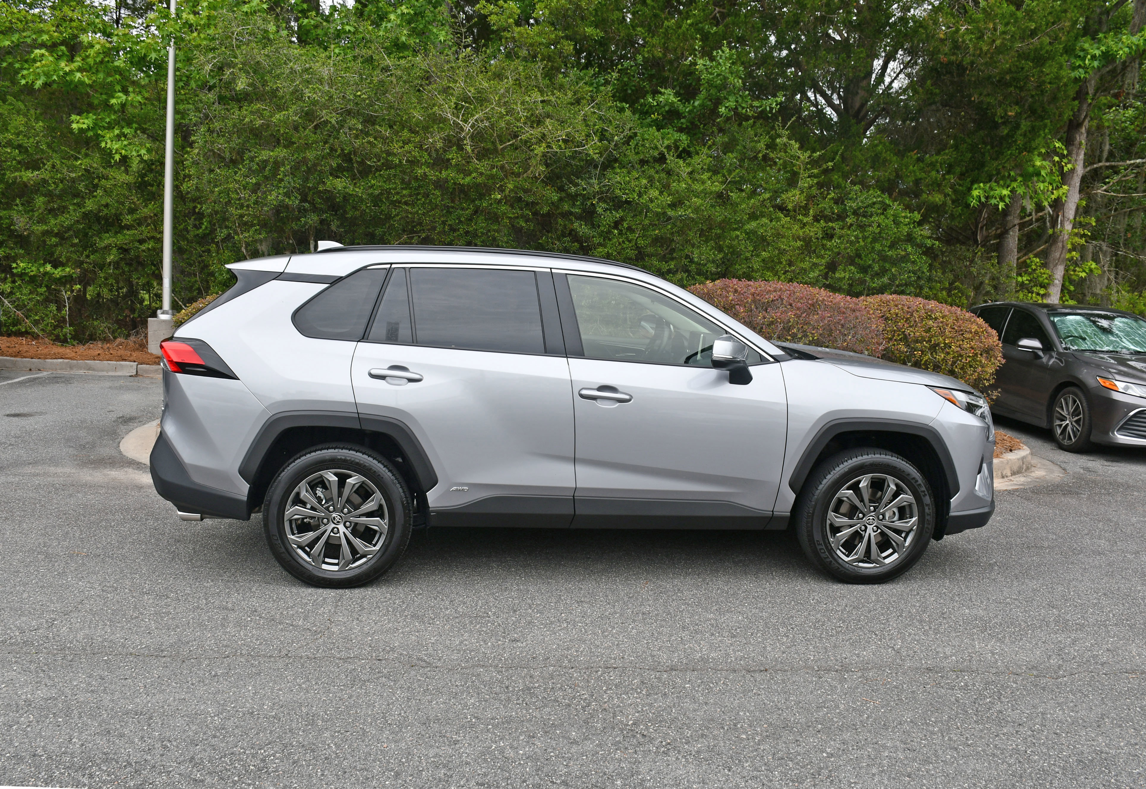 Certified 2023 Toyota RAV4 XLE Premium AWD/4WD image 5