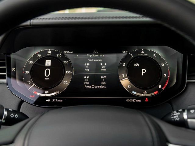 New 2026 Land Rover Range Rover SE image 18