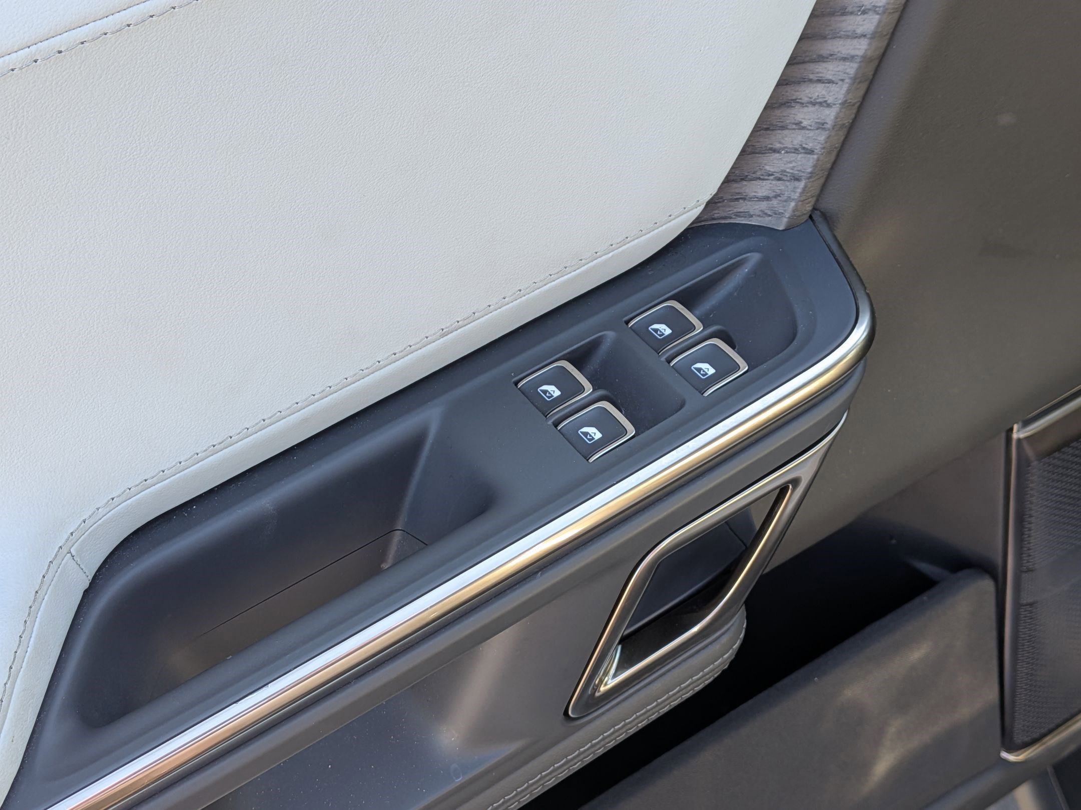 Used 2024 Rivian R1T Adventure image 14