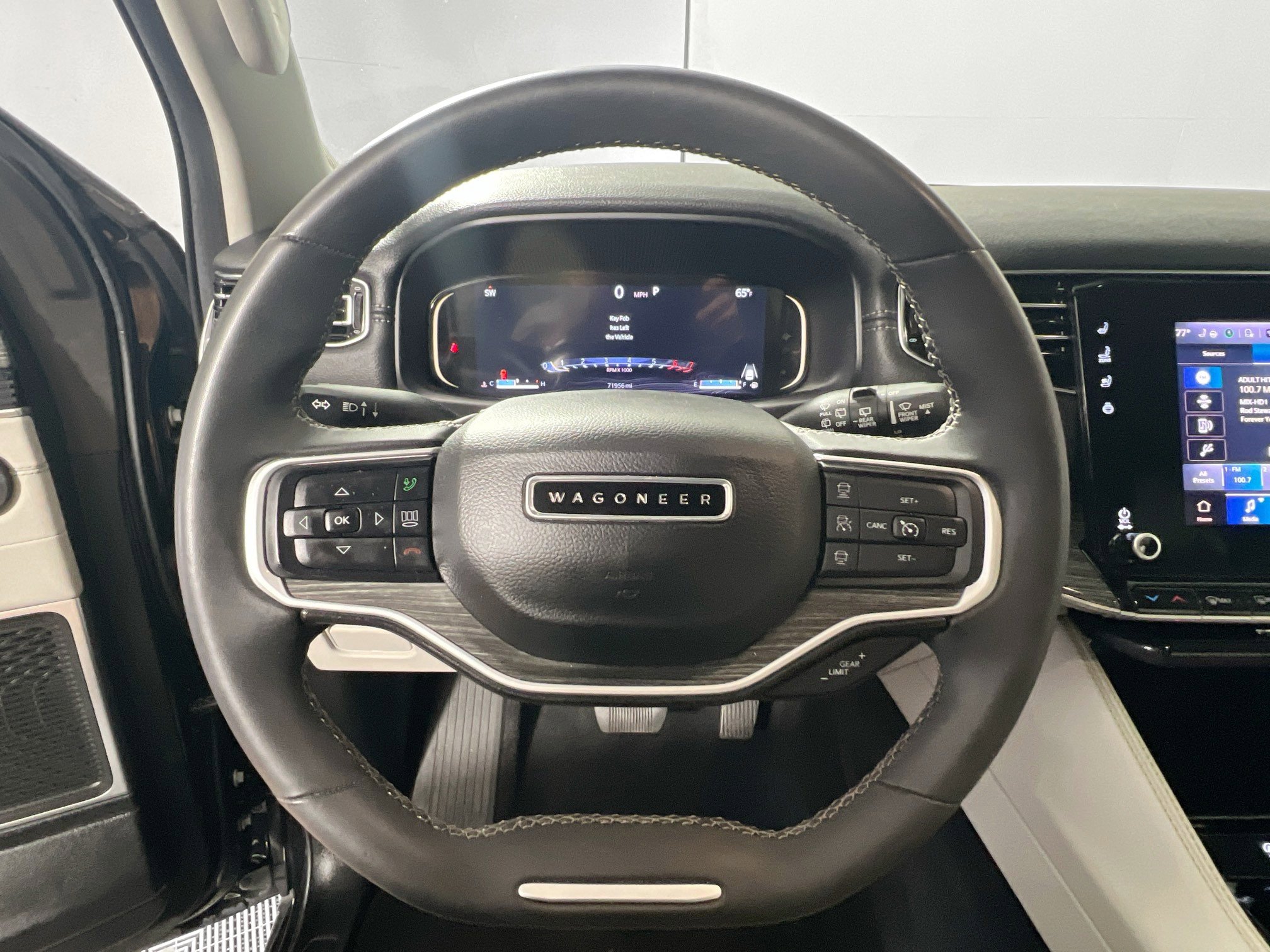 Used 2022 Jeep Wagoneer Series III w/ Convenience Group I image 17