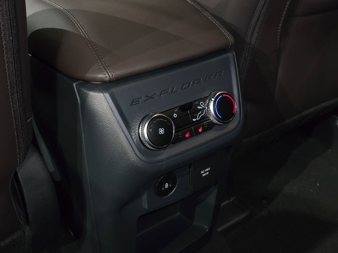 New 2026 Ford Explorer Platinum image 37