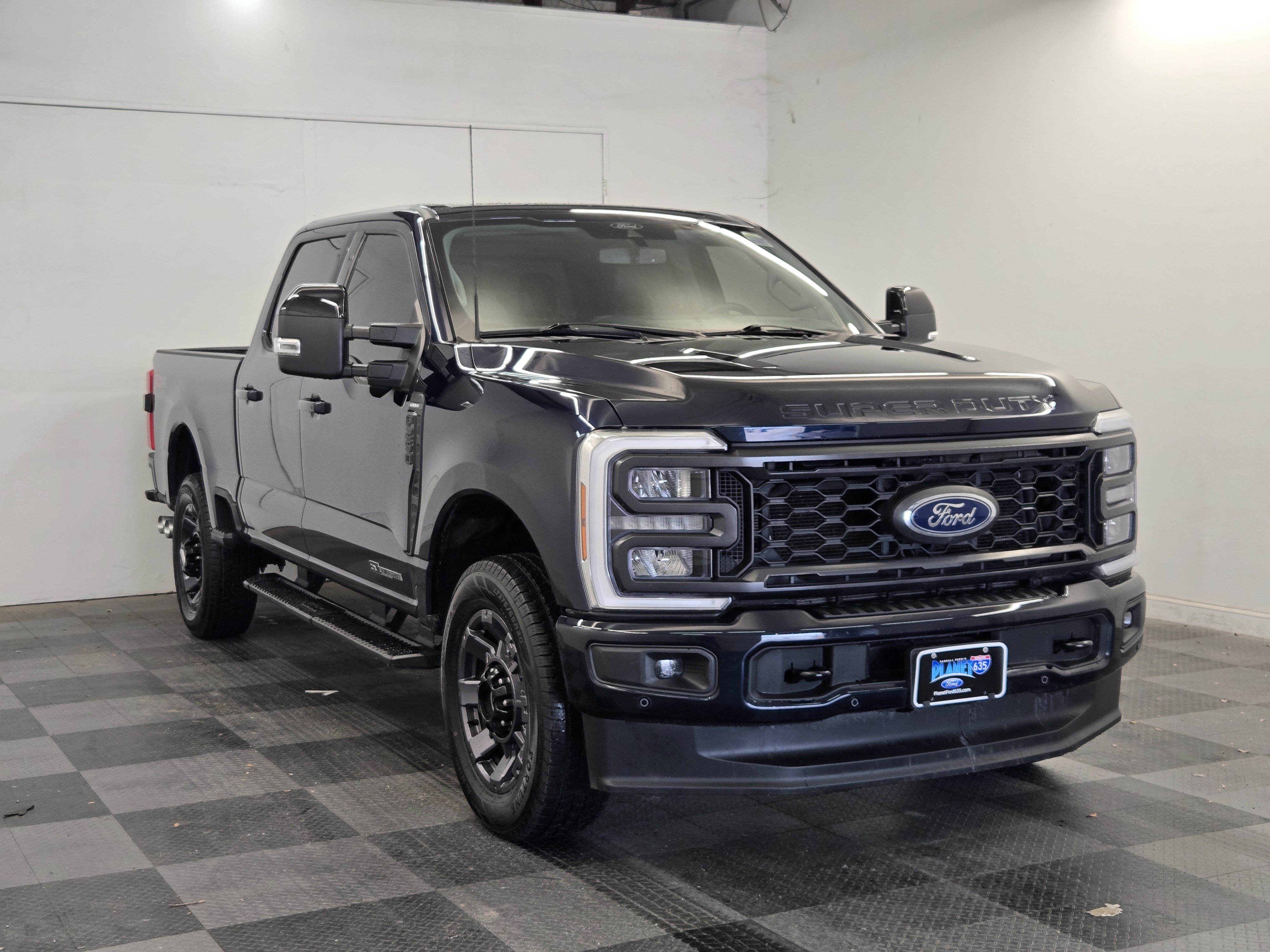 Certified 2024 Ford F250 Lariat w/ Lariat Ultimate Package AWD/4WD image 2