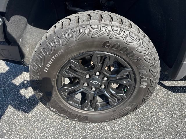 Used 2023 Chevrolet Silverado 1500 ZR2 w/ Technology Package AWD/4WD image 13