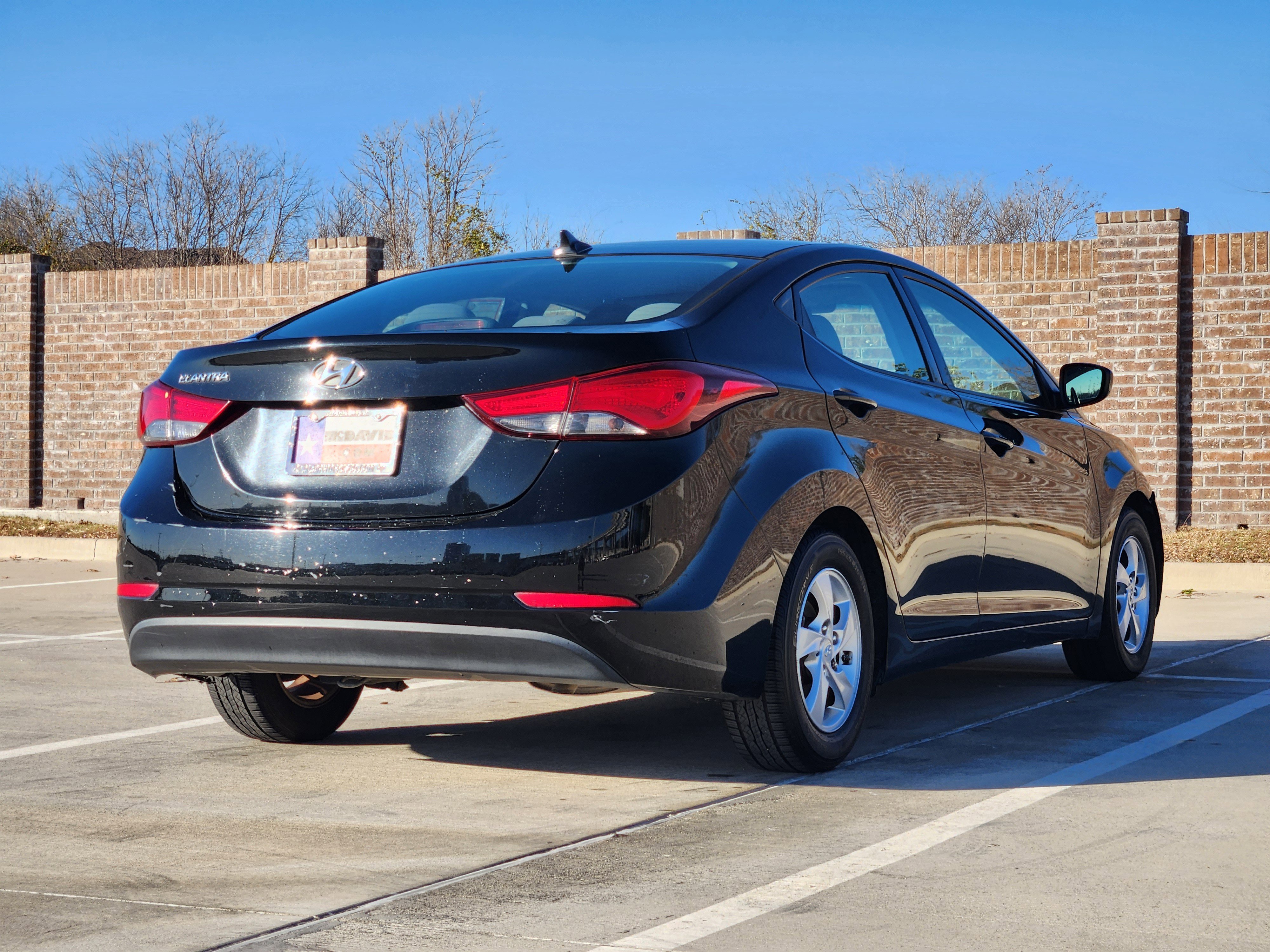 Used 2015 Hyundai Elantra SE image 6