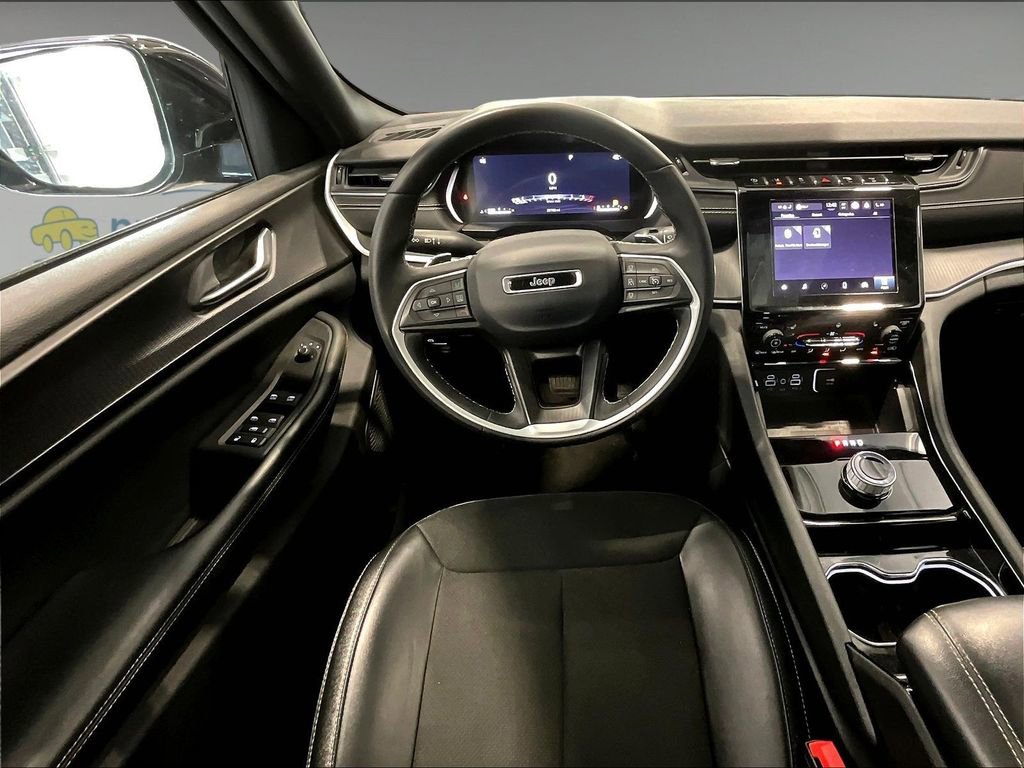 Used 2023 Jeep Grand Cherokee Altitude image 17