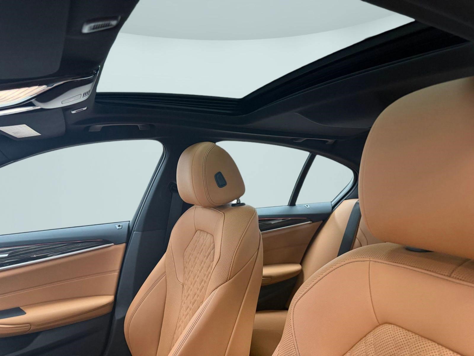 Used 2023 BMW 530i xDrive w/ Premium Package image 20