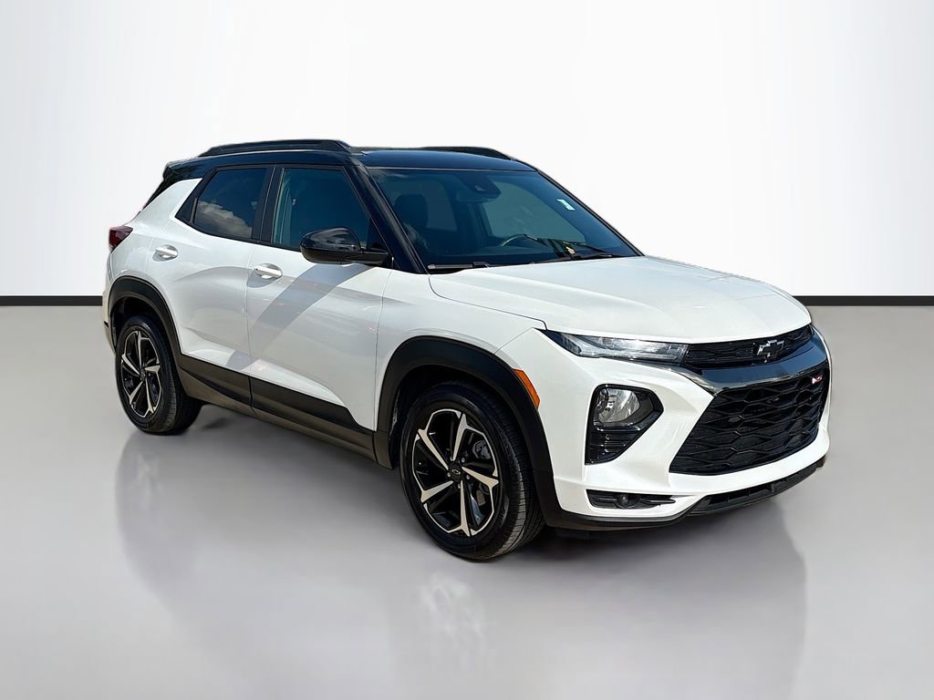 Used 2022 Chevrolet TrailBlazer RS w/ Sun and Liftgate Package image 3