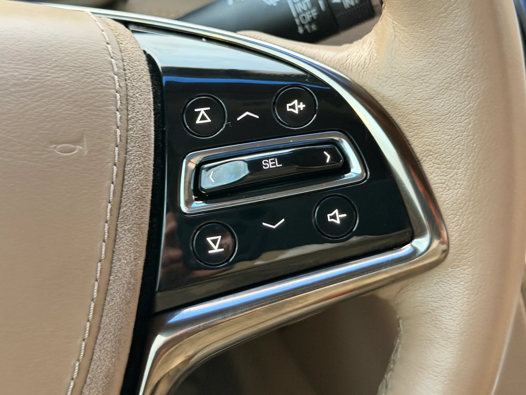 Used 2014 Cadillac ELR w/ Luxury Package FWD image 25