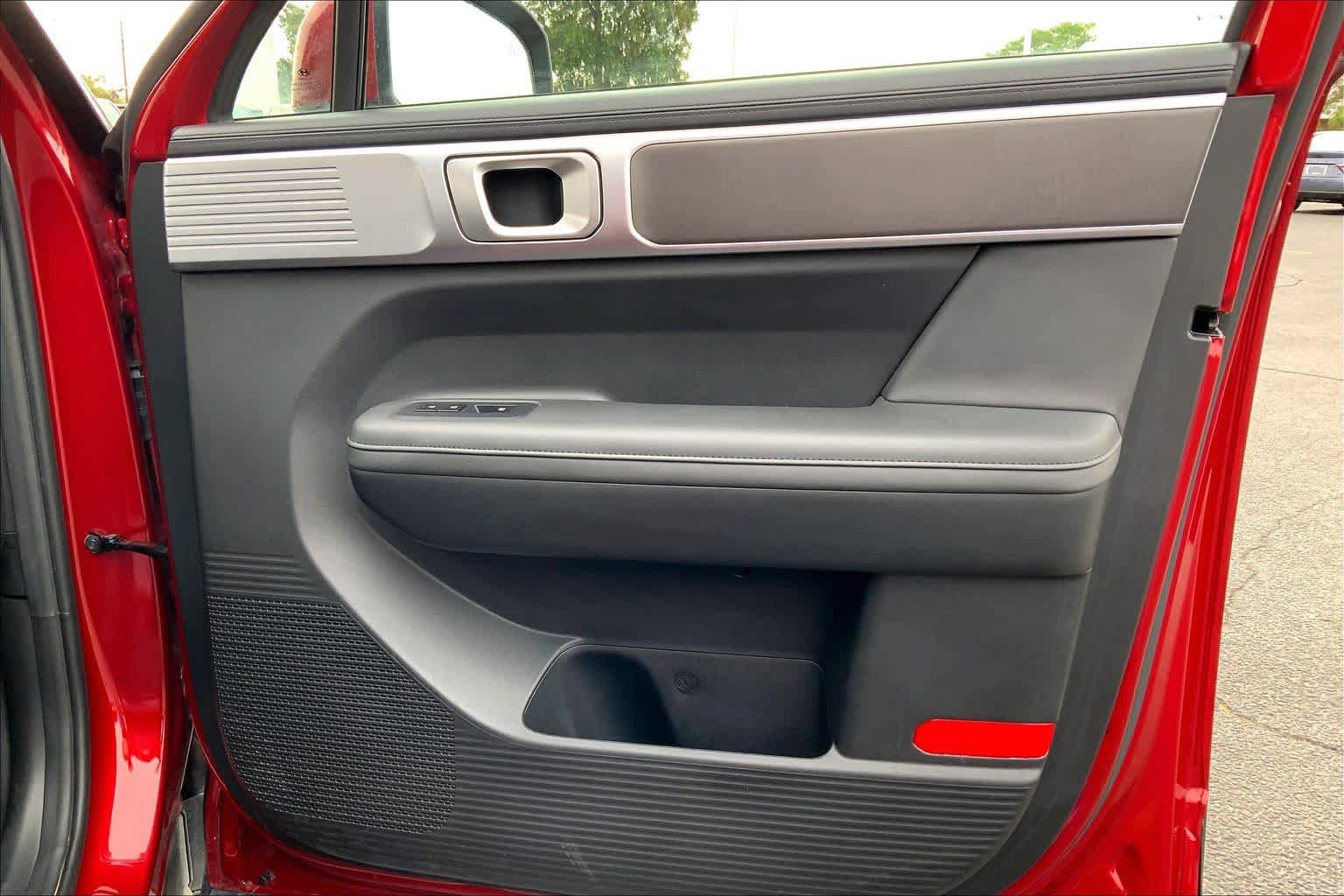 Used 2025 Hyundai Santa Fe SEL FWD image 23