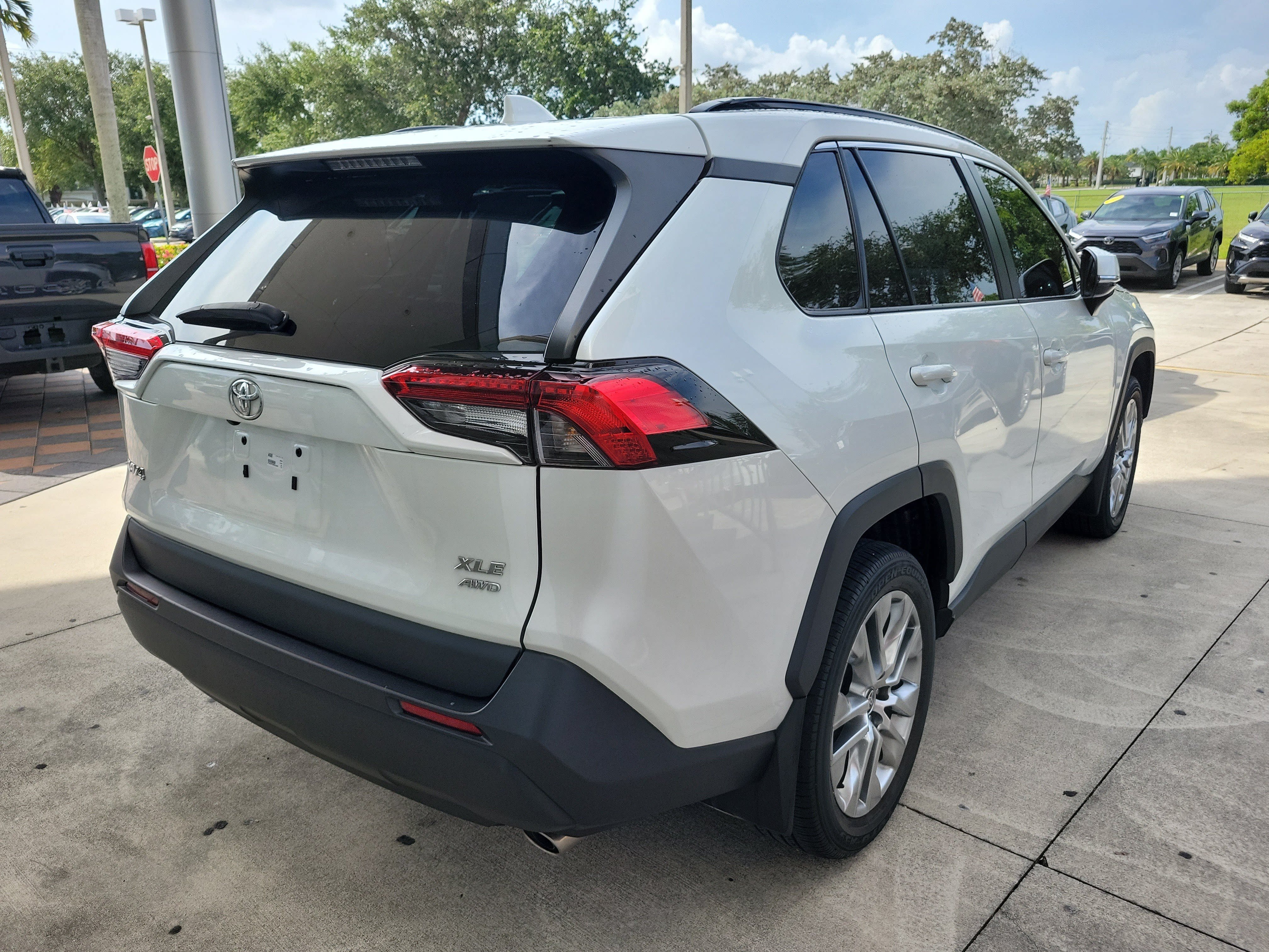 Certified 2024 Toyota RAV4 XLE Premium AWD/4WD image 7